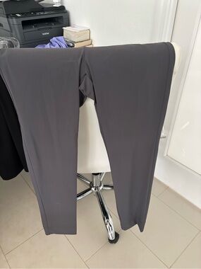 Sleek Charcoal Gray Stretch Leggings